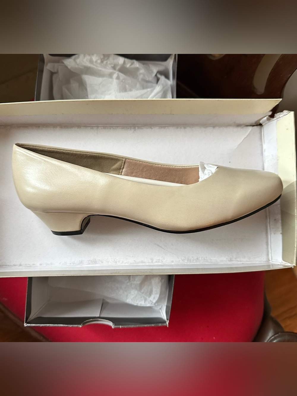 Soft Style Women's Low Block Heel Pump in Cream